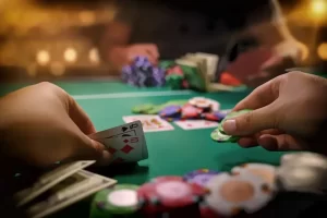 Mesa de poker ao vivo no aplicativo 9991BET com jogadores profissionais.
